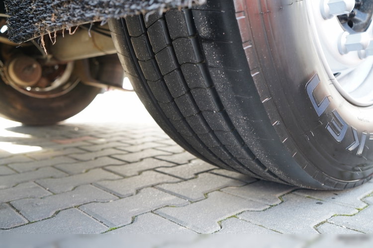 Schmitz FIRANKA VARIOS / PODNOSZONY DACH / OPONY 385/55 R22, 5 / 2016 ROK zdjęcie 24