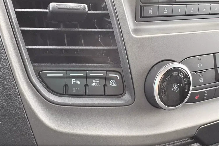 Ford transit-custom L2H2 61900zł NETTO 2.0TdCi/170KM zdjęcie 25