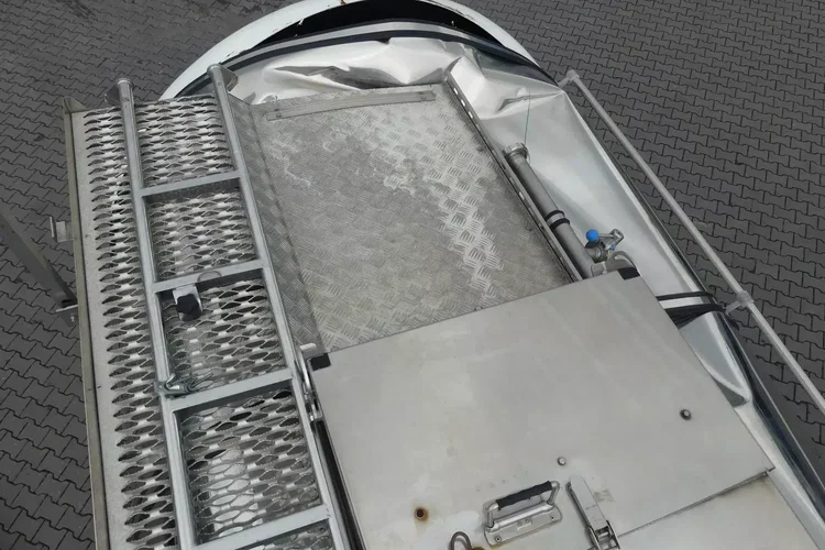 KAESSBOHRER CYSTERNA SPOŻYWCZA / 3 KOMOROWA / zdjęcie 32