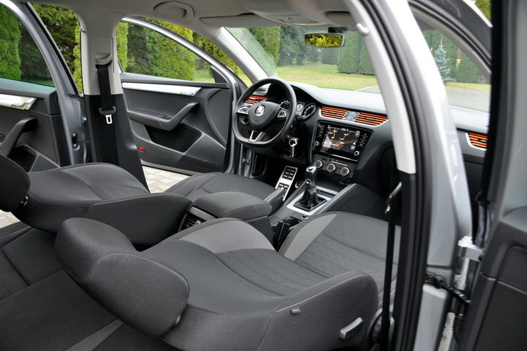 Octavia 1.6TDI(115KM) Led Radar Navi Welur Reling I Właściciel Alu17"ASO Skoda zdjęcie 23