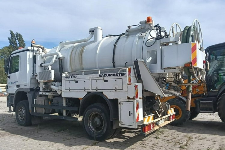 Mercedes ACTROS 1841 4X4 WUKO Muller Vacumaster F 100 E / Asenizacyjny / I-właściciel zdjęcie 4
