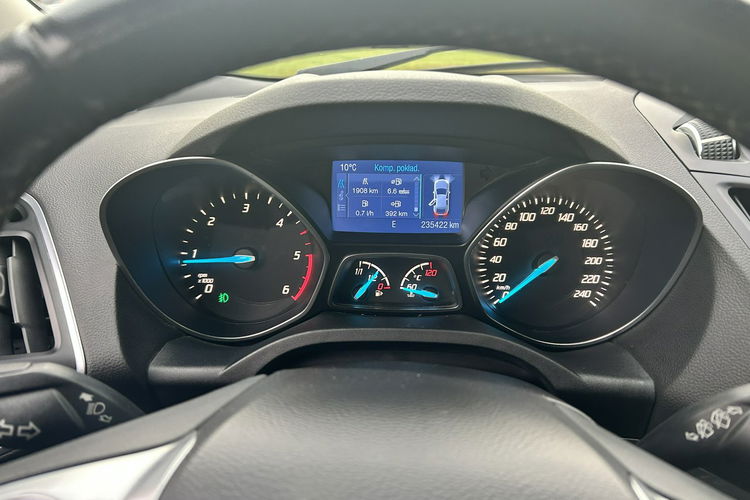 Ford Kuga 4x4 zdjęcie 11
