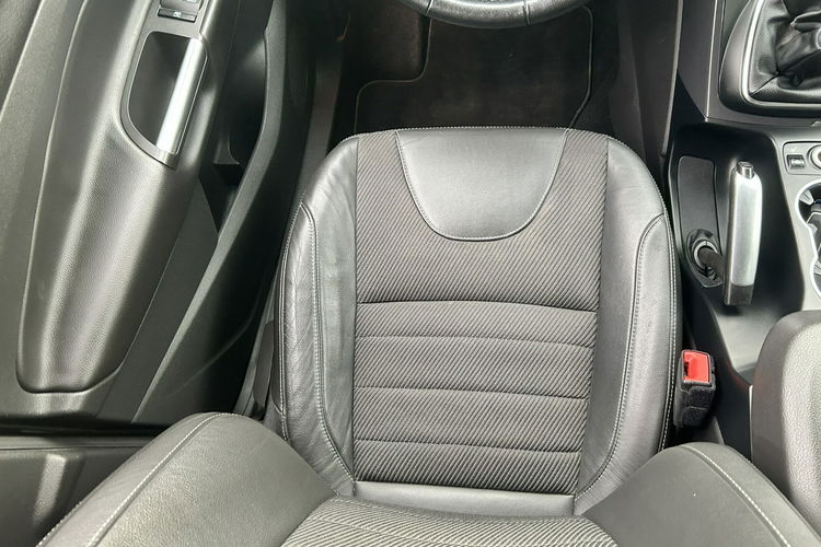 Ford Kuga 4x4 zdjęcie 13