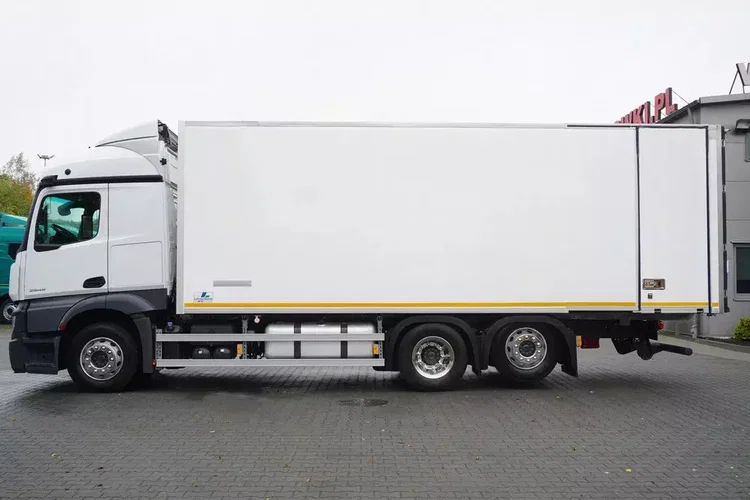 Mercedes Actros 2545 MP5 / Chłodnia Lecapitaine 18 EPAL / Bitemperatura / Carrier Supra 850 MT / ADR AT zdjęcie 2