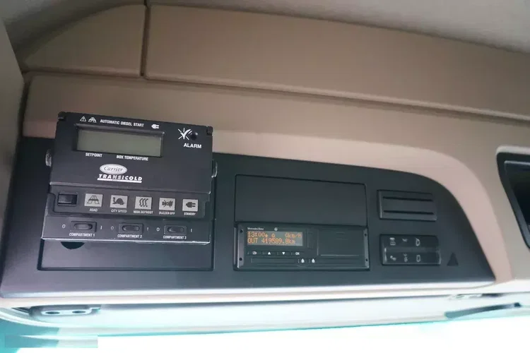 Mercedes Actros 2545 MP5 / Chłodnia Lecapitaine 18 EPAL / Bitemperatura / Carrier Supra 850 MT / ADR AT zdjęcie 22