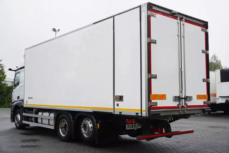 Mercedes Actros 2545 MP5 / Chłodnia Lecapitaine 18 EPAL / Bitemperatura / Carrier Supra 850 MT / ADR AT zdjęcie 3
