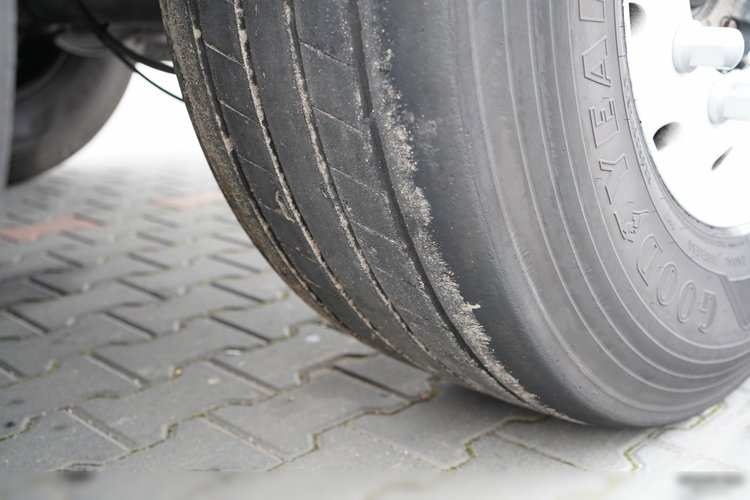 KEMPF WYWROTKA 60m3 / KLAPO DRZWI / OŚ PODNOSZONA / 2021  zdjęcie 19