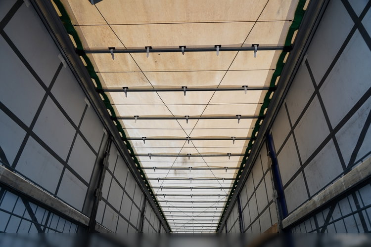 Wielton / FIRANKA / STANDARD / OŚ PODNOSZONA / PLANDEKA ZBROJONA zdjęcie 16