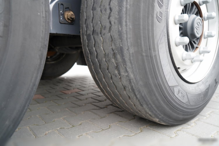 Wielton / FIRANKA / STANDARD / OŚ PODNOSZONA / PLANDEKA ZBROJONA zdjęcie 21