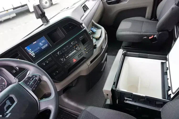 MAN TGX / 18.470 / E 6 / GM / ZESTAW PRZEJAZDOWY 120 M3 / ŁAD. 14 815 KG / RETARDER zdjęcie 9