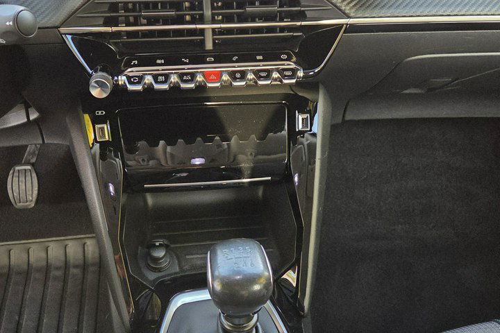 Peugeot 2008 1.2 ALLURE FV 23% Ast. Pasa Kamera 360 Navi Skóra PDC Super Stan zdjęcie 26