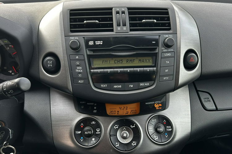 Toyota RAV-4 2.0 Ben/Gaz AWD Zadbana 2 Właścicieli zdjęcie 17