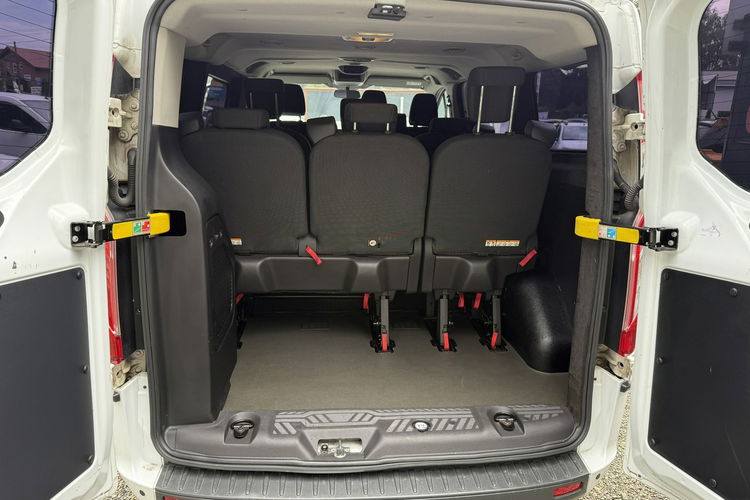 Ford Transit Custom 9-osobowy. zdjęcie 16