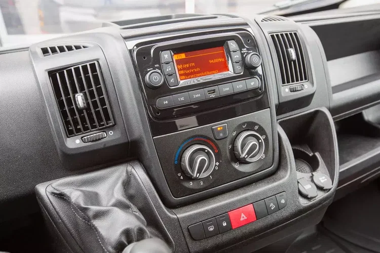 Peugeot Boxer 165KM 8ep KONTENER + WINDA dHollandia 750kg zdjęcie 10