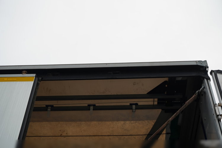 Wielton / FIRANKA / STANDARD / OŚ PODNOSZONA / PLANDEKA ZBROJONA zdjęcie 20