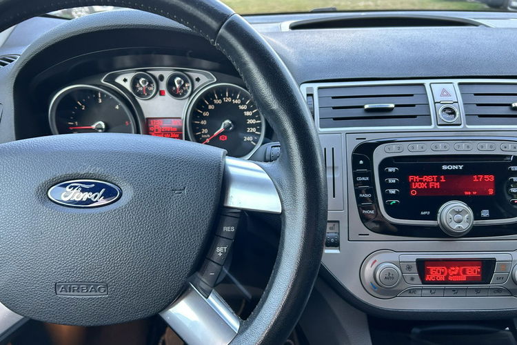 Ford Kuga Titanium zdjęcie 14