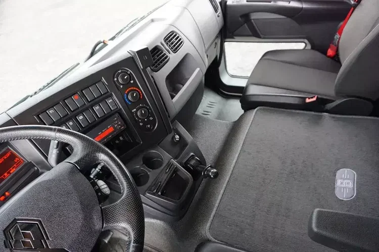 Renault D 16 / 280 / ACC / E 6 / FIRANKA + WINDA / ŁAD. 8 790 KG / 17 PALET zdjęcie 9