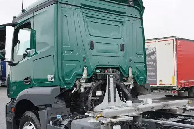 Mercedes / 1833 / E 6 / BDF + WINDA / 7.15 , 7.45, 7.82 M / ŁAD. 9 610 KG zdjęcie 22