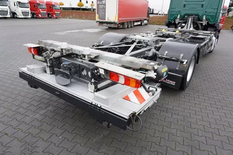 Mercedes / 1833 / E 6 / BDF + WINDA / 7.15 , 7.45, 7.82 M / ŁAD. 9 610 KG zdjęcie 26