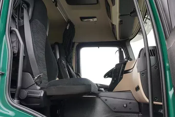 Mercedes / 1833 / E 6 / BDF + WINDA / 7.15 , 7.45, 7.82 M / ŁAD. 9 610 KG zdjęcie 8