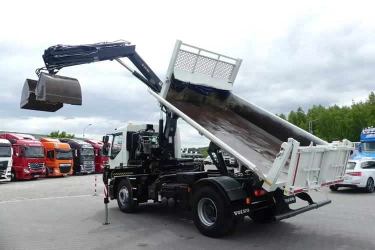Volvo FE 320 / WYWROTKA + HDS HIAB 122 SKŁADANY W Z / zdjęcie 2