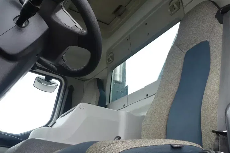 Volvo FE 320 / WYWROTKA + HDS HIAB 122 SKŁADANY W Z / zdjęcie 23