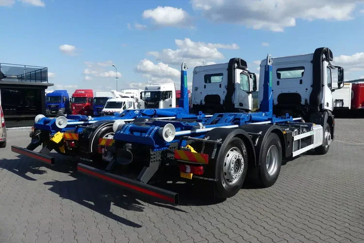 Mercedes ANTOS 2540 / 6x2 / HAKOWIEC 20t / EURO 6 / NISKI PRZEBIEG / zdjęcie 13