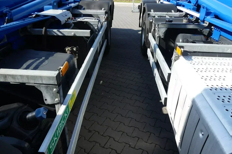 Mercedes ANTOS 2540 / 6x2 / HAKOWIEC 20t / EURO 6 / NISKI PRZEBIEG / zdjęcie 18