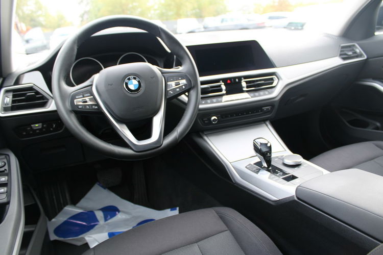 BMW 318 Salon Polska Gwarancja Grzane fotele zdjęcie 14