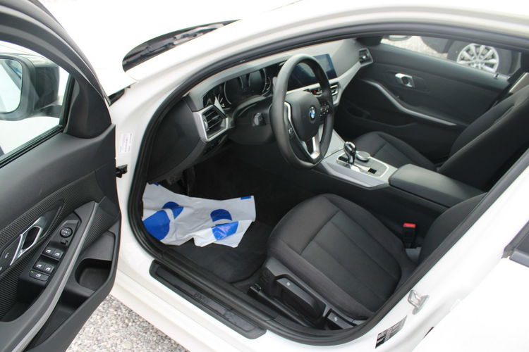 BMW 318 Salon Polska Gwarancja Grzane fotele zdjęcie 15