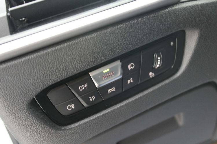 BMW 318 Salon Polska Gwarancja Grzane fotele zdjęcie 17