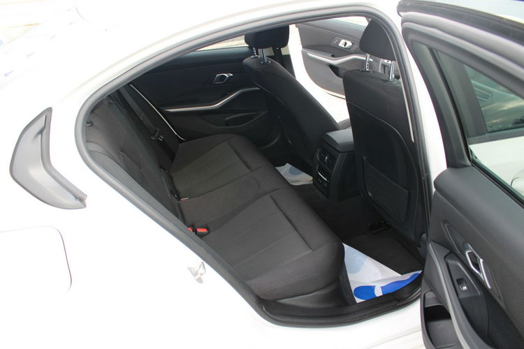 BMW 318 Salon Polska Gwarancja Grzane fotele zdjęcie 28