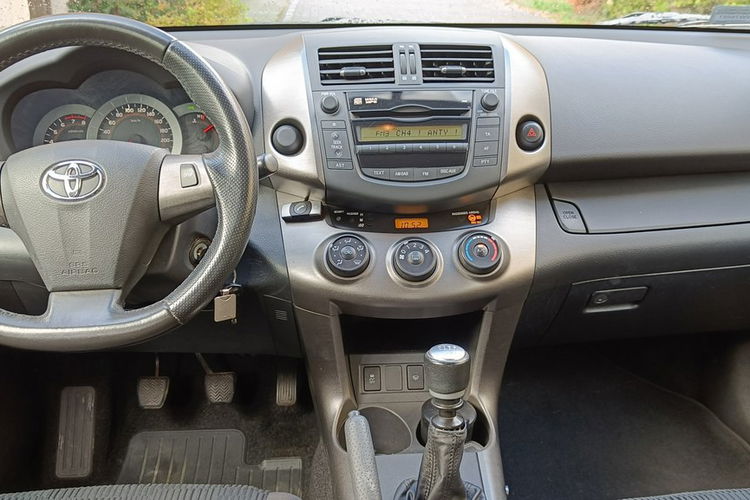 Toyota RAV-4 2.0 , I właściciel, mały przebieg, bezwypadkowy, krajowy zdjęcie 16