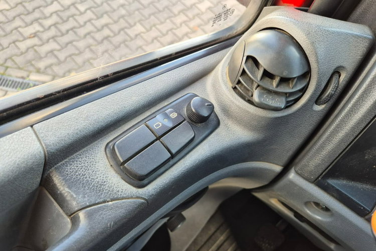 Atego 918 4X4 / ZWYŻKA Mercedes-Benz Atego 918 / 4X4 / ZWYŻKA / MAX 18M / 200KG ŁADOWNOŚĆ zdjęcie 30