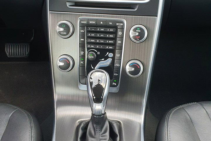 Volvo S60 2.0 D3 150KM # Momentum # NAVI # Automat # Skóra # Pełna Dokumentacja zdjęcie 20