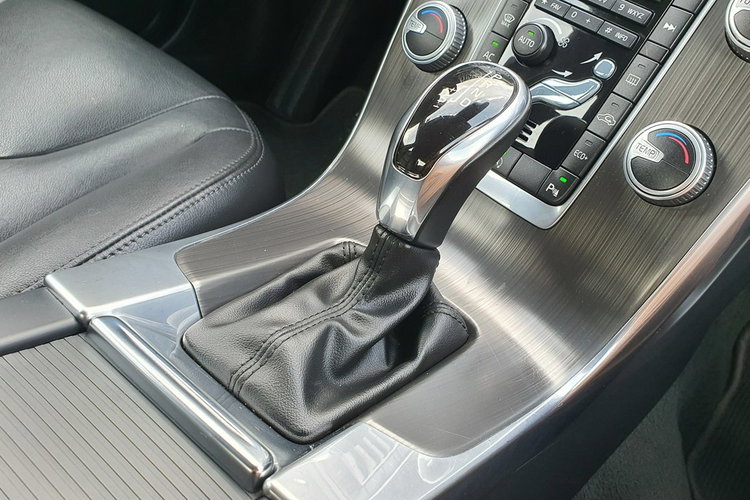 Volvo S60 2.0 D3 150KM # Momentum # NAVI # Automat # Skóra # Pełna Dokumentacja zdjęcie 25