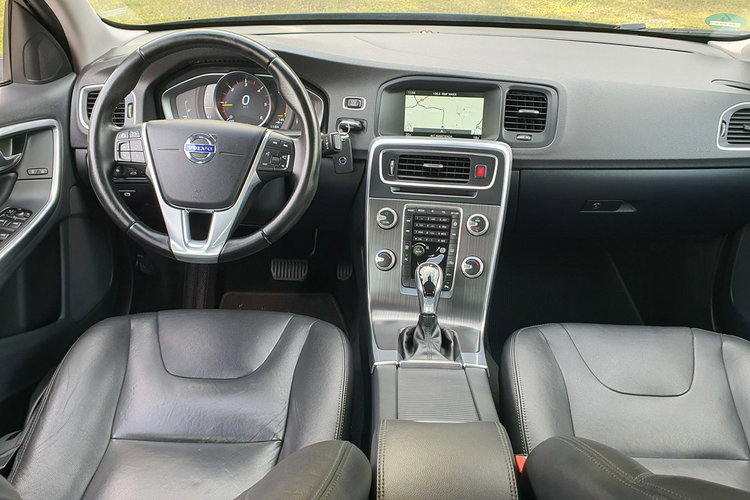 Volvo S60 2.0 D3 150KM # Momentum # NAVI # Automat # Skóra # Pełna Dokumentacja zdjęcie 5