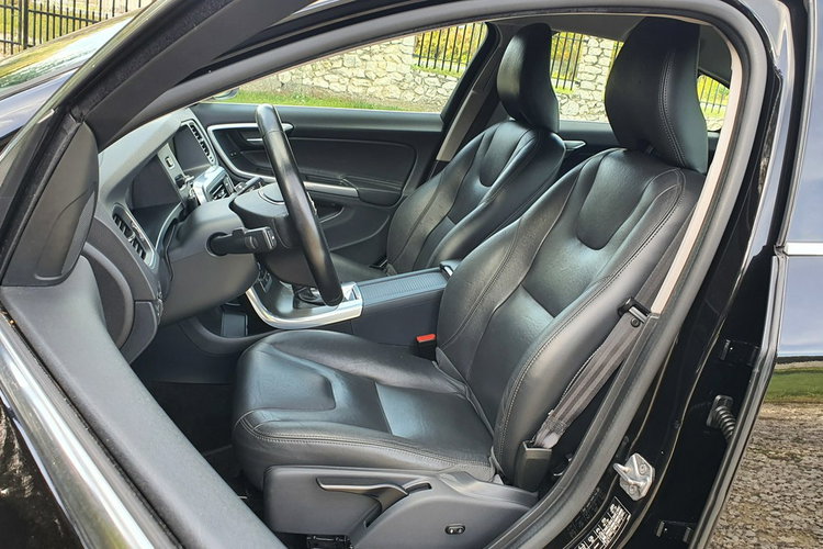 Volvo S60 2.0 D3 150KM # Momentum # NAVI # Automat # Skóra # Pełna Dokumentacja zdjęcie 6