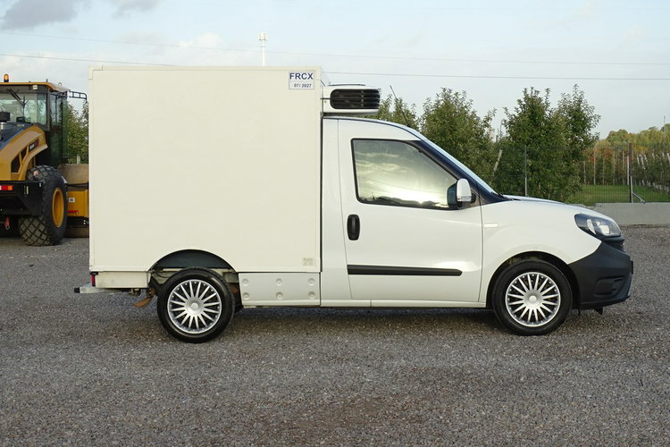 Fiat Doblo Chłodnia Izoterma Lambert, Agregat spalinowo elektryczny Carrier Euro6 zdjęcie 13