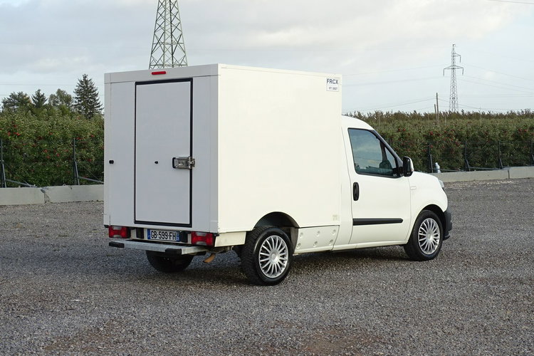 Fiat Doblo Chłodnia Izoterma Lambert, Agregat spalinowo elektryczny Carrier Euro6 zdjęcie 3