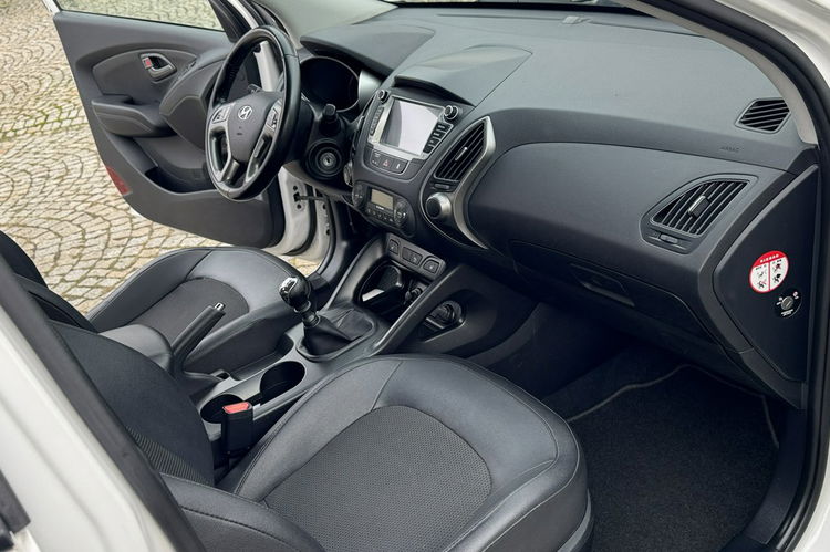 Hyundai ix35 1.6 Benz 135KM z Niemiec, LIFT 2014, Pół-skóry, Grzane fotele 93.000 zdjęcie 19