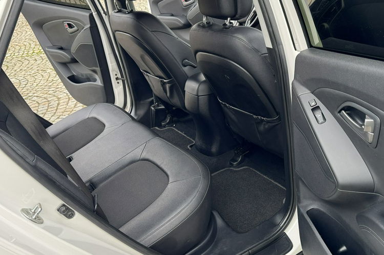 Hyundai ix35 1.6 Benz 135KM z Niemiec, LIFT 2014, Pół-skóry, Grzane fotele 93.000 zdjęcie 24