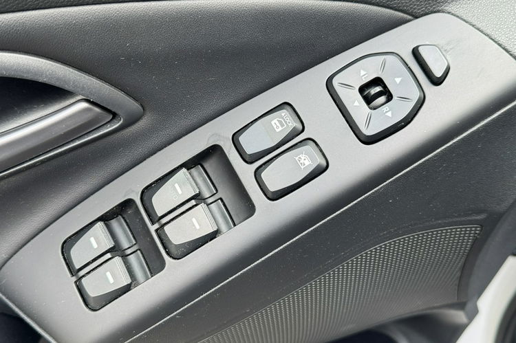 Hyundai ix35 1.6 Benz 135KM z Niemiec, LIFT 2014, Pół-skóry, Grzane fotele 93.000 zdjęcie 26