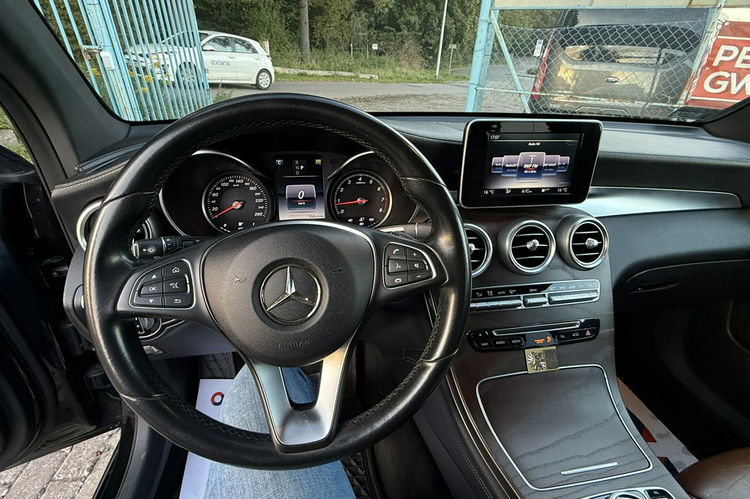 Mercedes GLC 250 4-Matic polski salon ledy skóry Navi czarny dach zamiana 1r. Gwarancji zdjęcie 15