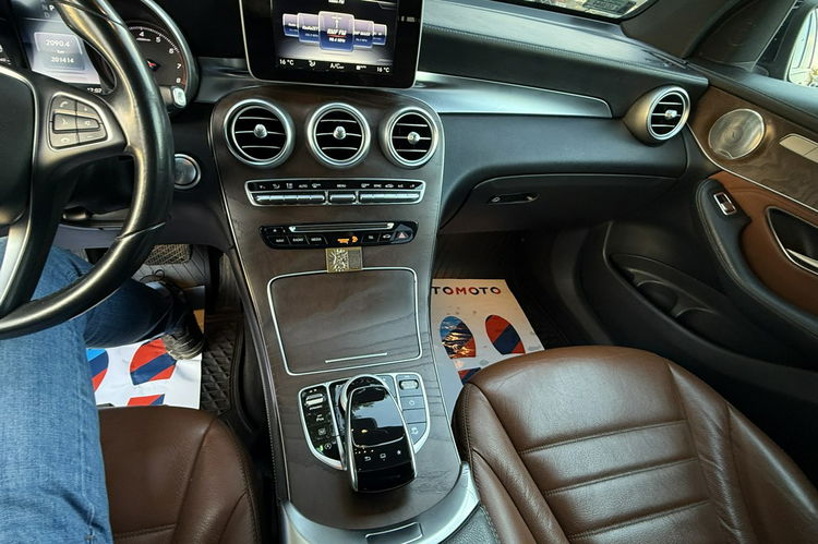 Mercedes GLC 250 4-Matic polski salon ledy skóry Navi czarny dach zamiana 1r. Gwarancji zdjęcie 19