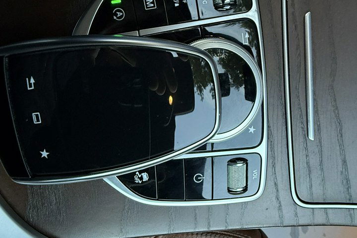 Mercedes GLC 250 4-Matic polski salon ledy skóry Navi czarny dach zamiana 1r. Gwarancji zdjęcie 22