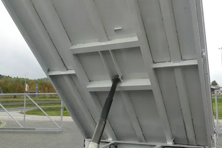 Mitsubishi FUSO CANTER 3C13 / WYWROTKA / SPROWADZONE / 3-OSOBOWE / zdjęcie 19