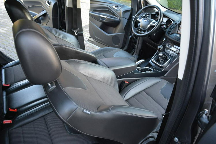 Ford Kuga Titanium Pół-skóry Navi Tablet 2xParktr. Asystent pasa Park Assist Alu zdjęcie 18