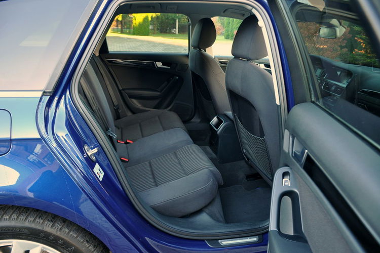 Audi A4 2.0TDI(177KM) Lift Radar ACC Navi MMI Welur El.Fotel 2xParktr. Alu17" zdjęcie 19