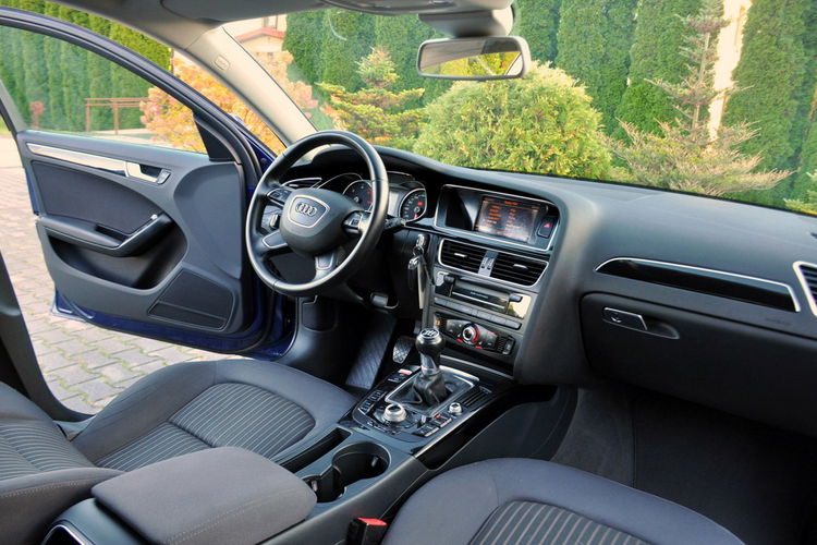 Audi A4 2.0TDI(177KM) Lift Radar ACC Navi MMI Welur El.Fotel 2xParktr. Alu17" zdjęcie 25